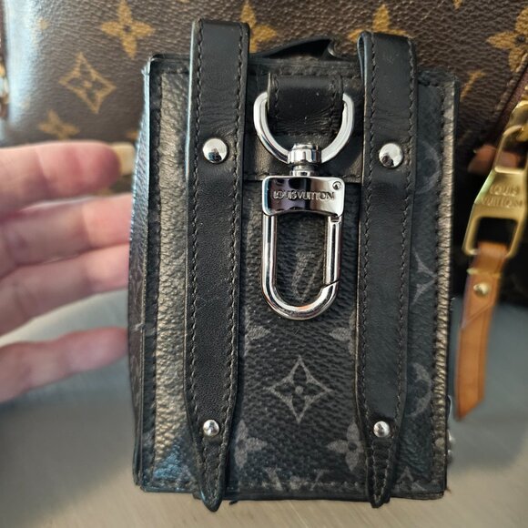 Louis Vuitton Trunk key chain monogram eclipse - Picture 4 of 5